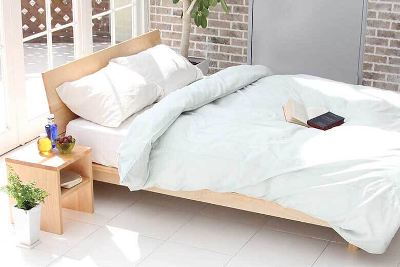  無垢材を使ったシンプルで落ち着いたデザインが魅力の日本製ベッド キングサイズ ヴェール(ナチュラル)